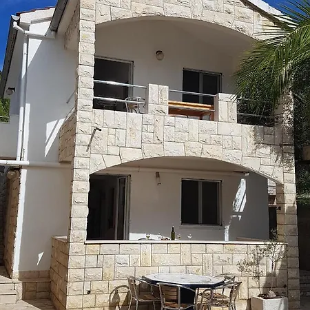 Jedra דירה Gdinj